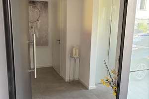 Neuwertiges Haus in Estenfeld –  A+, Ruhelage, Home-Office, Traumblick in – Am Wengert 33, 97230 Estenfeld – Vorschaubild 5