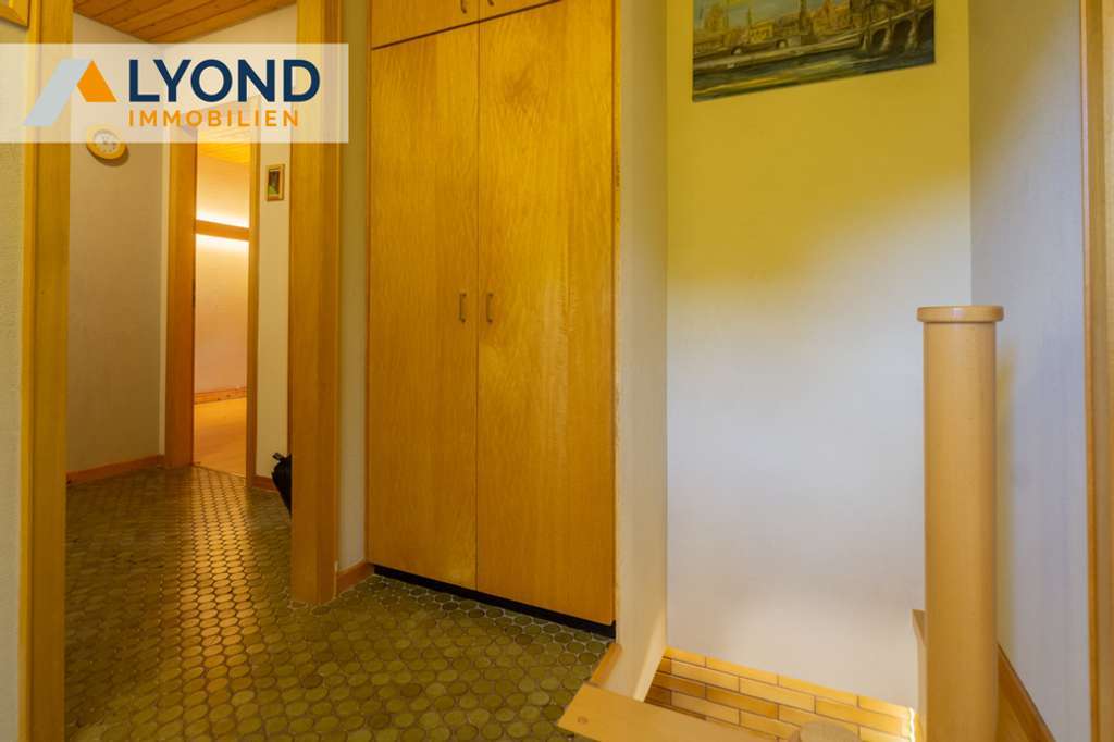 Immobilie in Vöhl - Etwas Ruhe ? Charmantes Haus mit Balkon, Terrasse und Garten nähe Edersee zu verkaufen! - Bild 2