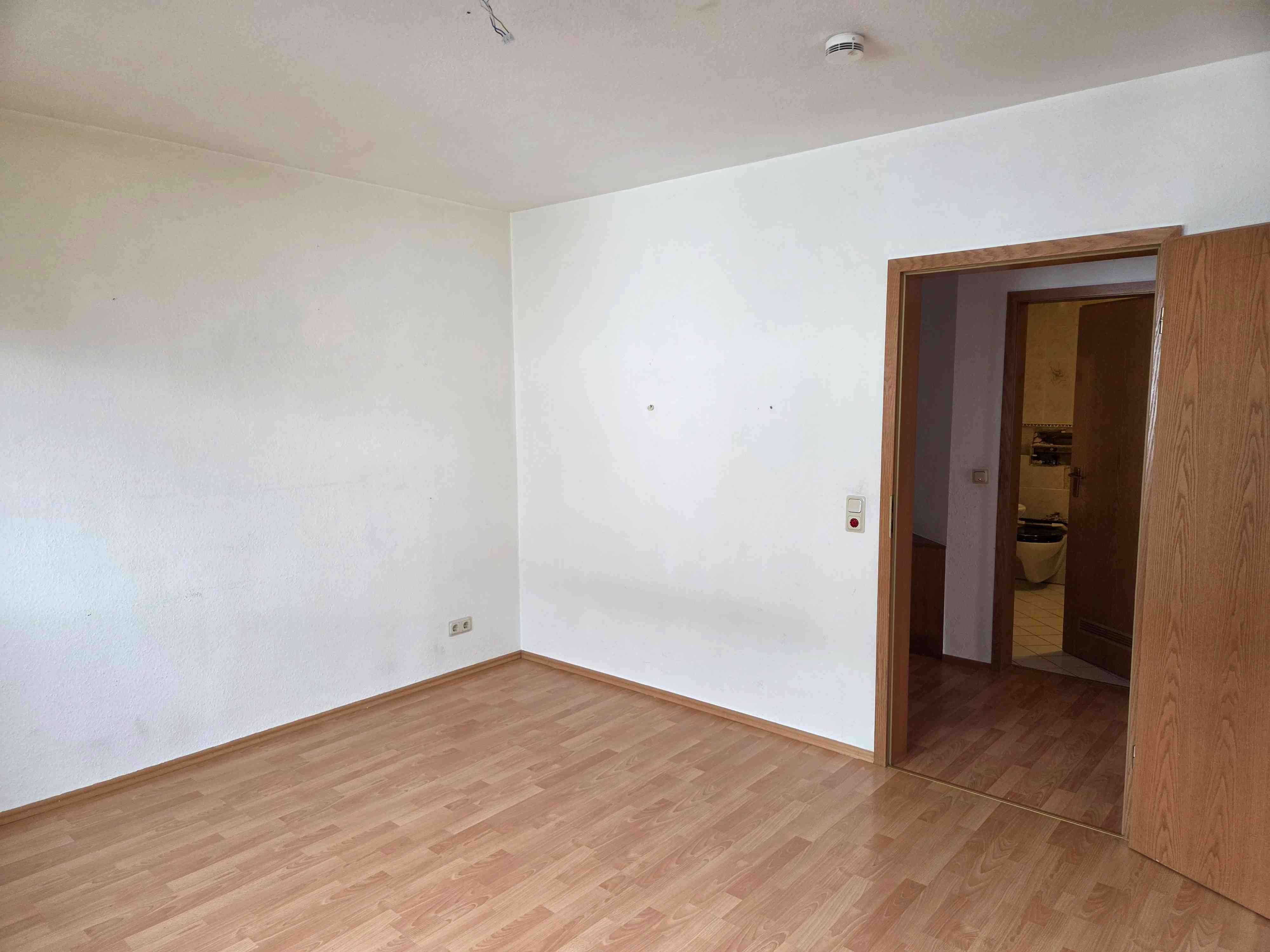 Ruhige, verkehrsgünstige 3-Zi. Whg. mit Balkon in Bad Camberg, Limburg Weilburg Kreis – Bild 4