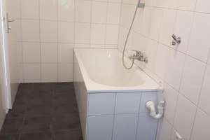 Renovierte, helle 3-Zimmer-Wohnung mit Balkon im 2. OG – Eichental 9, 47798 Stadtmitte, Krefeld – Vorschaubild 3