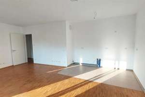 Moderne 2 Zimmer Wohnung  mit  Sonnenbalkon, Fußbodenheizung, Gäste WC . – Frank-Zappa-Str. 10, 40235 Flingern Nord, Düsseldorf – Vorschaubild 2