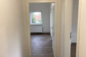 Kleine sanierte Dachgeschoss- Wohnung, sofort anmietbar! – Grünewaldstr. 24, 23564 Sankt Jürgen, Lübeck – Vorschaubild 3