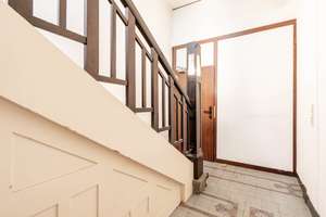 Dreifamilienhaus mit Altbaucharme. Hinterhof und Balkonen. 306m² in Solingen Mitte. – Die vollständige Adresse der Immobilie erhältst du vom Anbieter., 42651 Solingen-Mitte, Solingen – Vorschaubild 12