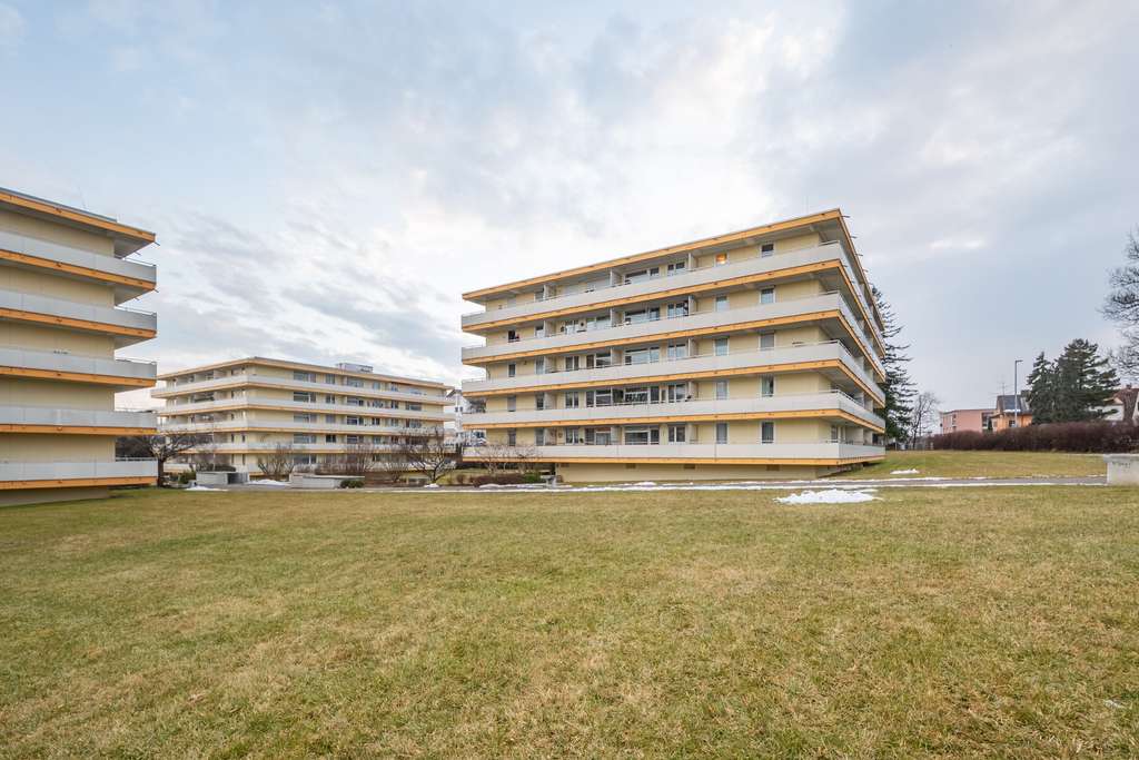 Immobilie in Fürstenfeldbruck - Gepflegte 2-Zimmer-Wohnung mit Loggia - Kapitalanlage in gefragter Wohnlage! - Bild 2