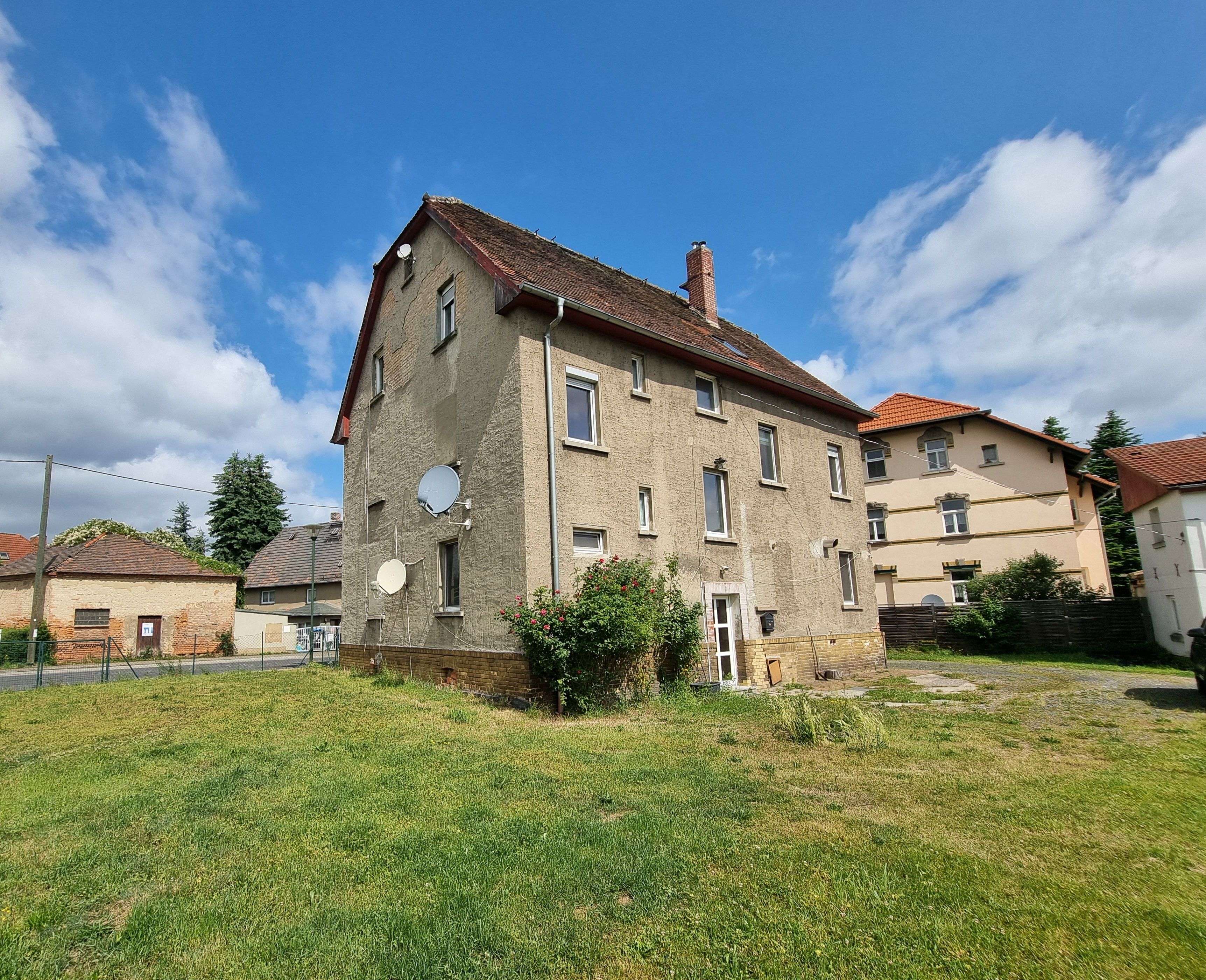 Haus für Zwei Parteien mit großem Garten und viel Potenzial im Leipziger Umland, Leipzig Kreis – Bild 1