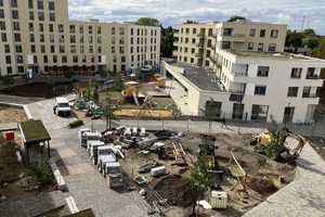 Gute Aussichten: Zwei-Zimmer-Wohnung mit Balkon (WBS erforderlich) – August-Dosenbach-Straße 11, 76189 Karlsruhe – Vorschaubild 2