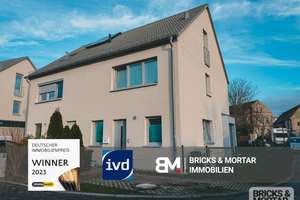 Moderne Doppelhaushälfte in Seenähe mit Terrasse und Garten