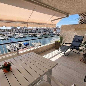 PORT GREC Exklusives renoviertes Apartment mit Panoramablick auf das Meer und den Kanal