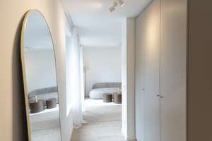 Saniertes 2-Zimmer Penthouse mit freiem Stadtblick (WE 1.65) | mit EBK und Dachterrasse!!