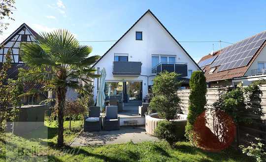 STILVOLLES EINFAMILIENHAUS
MIT EINLIEGERWOHNUNG UND GARTEN