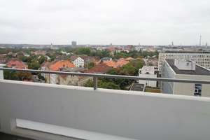 Helle + renovierte 2-Zimmer-Wohnung mit Balkon, guter Schnitt, separate Küche, Duschbad, Aufzug – Kurt-Schumacher-Straße 12, 38102 Viewegsgarten-Bebelhof, Braunschweig – Vorschaubild 2