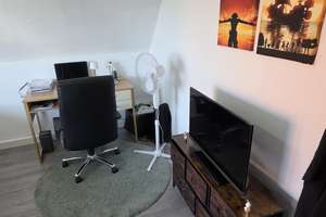 Freundliche und gepflegte 3-Raum-DG-Wohnung in Hannover – Am Sünderkamp 22 E, 30629 Misburg-Nord, Hannover – Vorschaubild 6