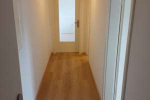 Gartenliebhaber für modernisierte 2-Zimmer-EG-Wohnung mit eigenem Garten gesucht – Wildthagenweg 1, 30453 Ahlem, Hannover – Vorschaubild 2