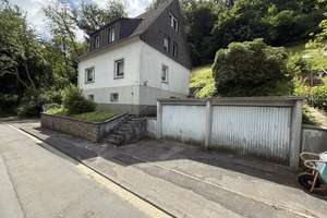 NEU: Zweifamilienhaus mit 6 Garagen in ruhiger Lage von Altena zu verkaufen!!! – Die vollständige Adresse der Immobilie erhältst du vom Anbieter., 58762 Altena – Vorschaubild 2