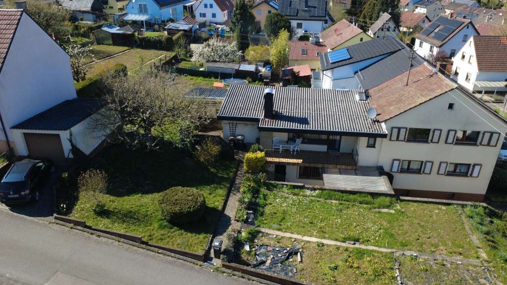 Immobilie in Östringen - Einfamilienhaus mit großem Grundstück in Odenheim - Bild 0