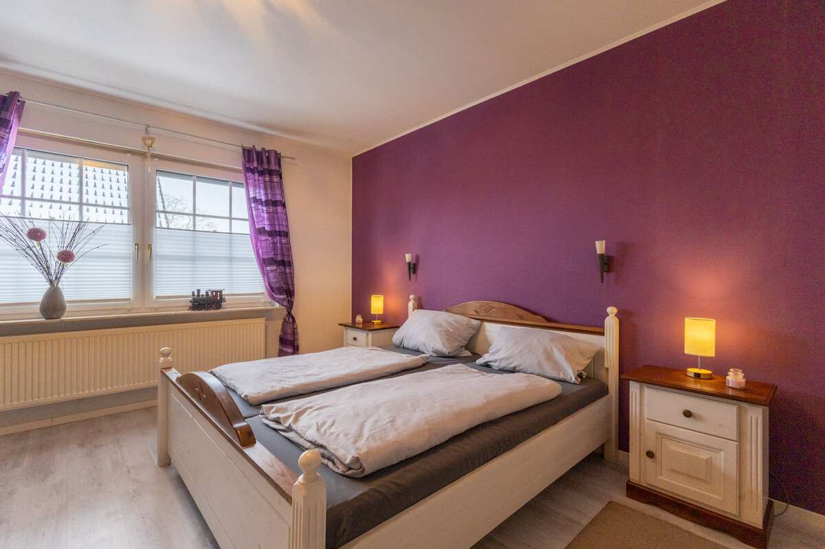 Immobilie in Großefehn - Großzügiges Einfamilienhaus mit Garage und unverbautem Blick - Bild 4