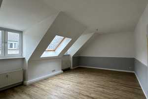 Schöne 3 Zimmer Maisonette-Wohnung auf der Pionierstraße - – Pionierstr. 42, 40215 Düsseldorf – Vorschaubild 2