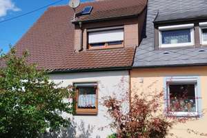 Charmante Doppelhaushälfte mit Garten, Werkstatt & Garage in Augsburg-Göggingen – Die vollständige Adresse der Immobilie erhältst du vom Anbieter., 86199 Göggingen-Nordwest, Augsburg – Vorschaubild 4