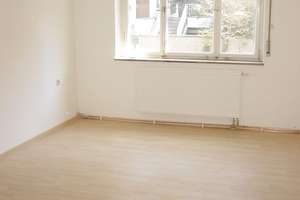 Helle schöne  2-Zimmer-Wohnung in ruhiger Lage und Zentral – Die vollständige Adresse der Immobilie erhältst du vom Anbieter., 70190 Stöckach, Stuttgart – Vorschaubild 2