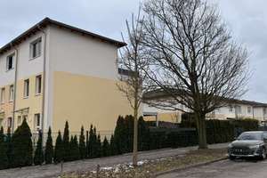 Provisionsfrei für Käufer - energieeff. Reihenendhaus in Alt-Hohenschönhausen mit zwei Stellplätzen  – Die vollständige Adresse der Immobilie erhältst du vom Anbieter., 13055 Alt-Hohenschönhausen, Berlin – Vorschaubild 2