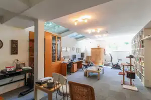 Neue Luftwärmepumpe und überwiegend Fußbodenheizung - Exklusives Architektenhaus mit Traumgarten! – Rosenheim (Kreis) – Vorschaubild 11