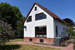 Sofort beziehbares EFH mit PV-Anlage (Bj.2025) schnell sein lohnt sich – Die vollständige Adresse der Immobilie erhältst du vom Anbieter., 37120 Bovenden – Vorschaubild 1