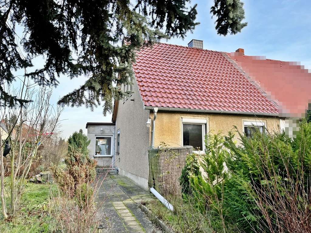 Immobilie in Merseburg - Doppelhaushälfte in beliebter und gefragter Wohnlage von Merseburg – ideal für Handwerker mit Ideen - Bild 1