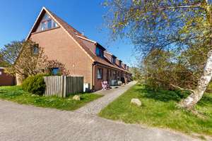 Charmantes Mittelhausteil: Stilvolles Wohnen in zentraler Lage von Tinnum – Die vollständige Adresse der Immobilie erhältst du vom Anbieter., 25980 Sylt (Gemeinde) – Vorschaubild 2