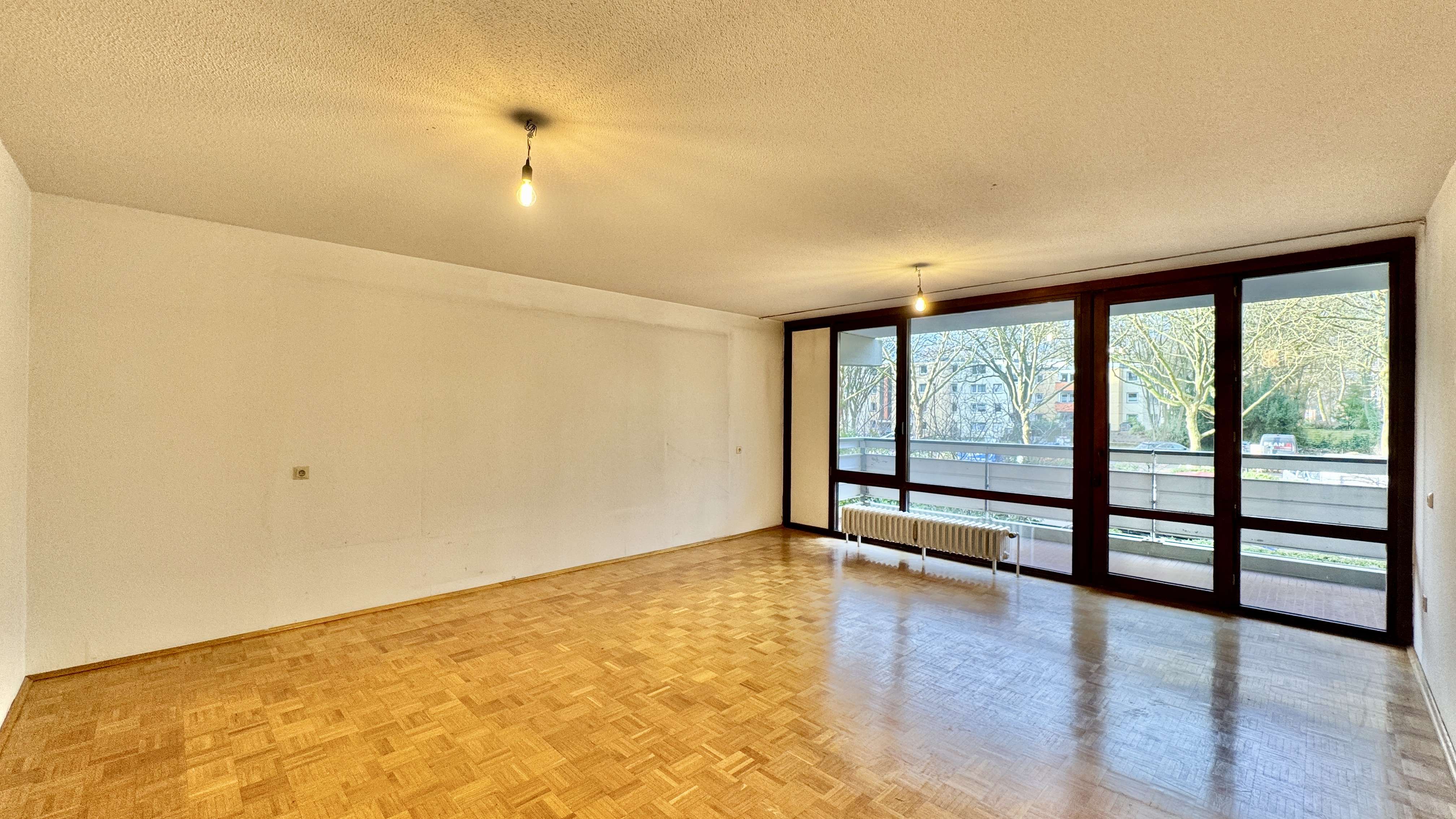 3-Zimmer-Wohnung mit eigenem Gartenanteil, Terrasse und Balkon inkl. 2 Garagen in Köln-Weiden, Köln – Bild 3