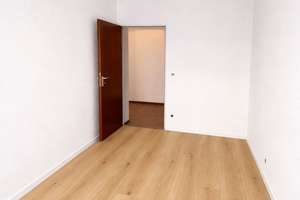 Viel Platz in 4-Zimmer-Wohnung in Düsseldorf Benrath mit Rheinblick – Benrather Schloßallee 12, 40597 Benrath, Düsseldorf – Vorschaubild 9