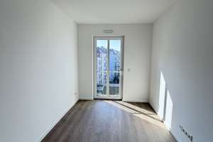 Lichtdurchflutete 3-Raum-Wohnung mit Einbauküche und Balkon – Friedrichstraße 3, 1067 Friedrichstadt, Dresden – Vorschaubild 3