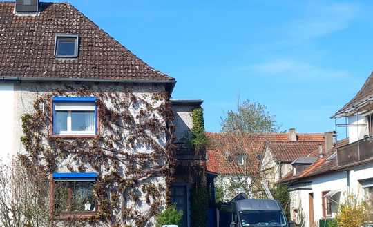 Gemütliche Doppelhaushälfte mit schönem Garten in Zentrumslage von Landau !