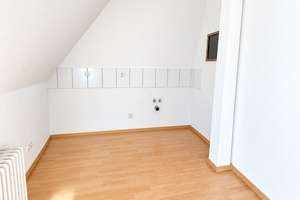 Mittendrin statt nur dabei – 2-Zimmer-Dachgeschosswohnung mit Terrasse und Weitblick – 52062 Markt, Aachen – Vorschaubild 3