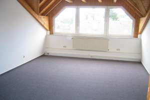 Wohnen und Arbeiten auf 240 m2 ! Dachgeschosseinheit mit Potenzial im Gewerbepark ! – Am Bruch 21, 42857 Stachelhausen, Remscheid – Vorschaubild 4