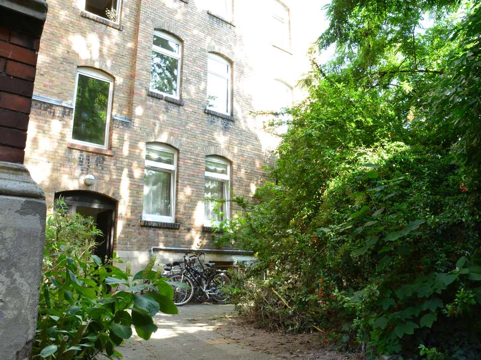 Hauszugang mit Garten