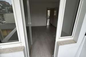 Schöne 2-Zimmer-Wohnung mit Balkon in Essen (Südostviertel) – 51 m² - Möbelübernahme Pflicht 1.700€ – Wörthstr. 28, 45138 Südostviertel, Essen – Vorschaubild 4