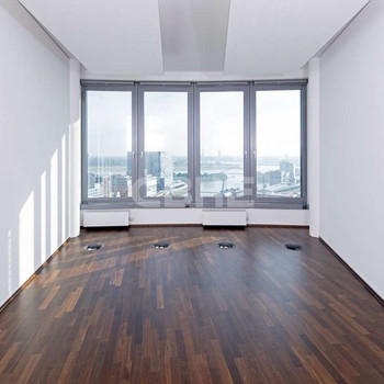 18. OG | Seltene Gelegenheit über den Dächern von Düsseldorf