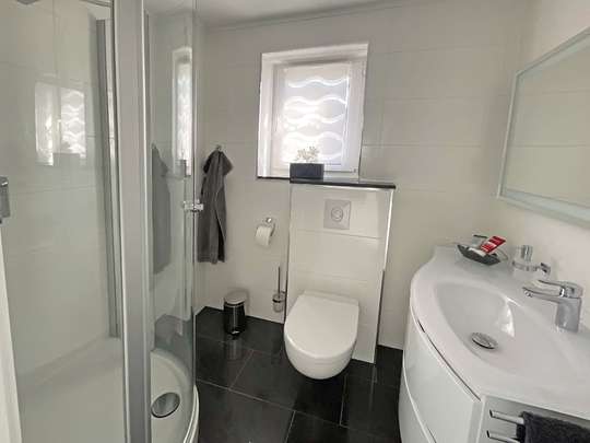 Lichtdurchflutetes Einfamilienhaus mit über 250m² Wohnnutzfläche - Bild 13