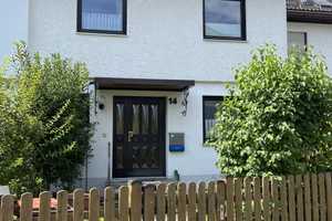 Attraktives und modernisiertes 5-Raum-Reihenhaus mit EBK - (befristet zu vermieten für ca. 3 Jahre)