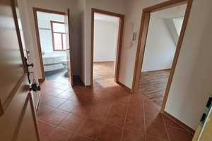 ***Dachgeschoßwohnung, mit Balkon und Eckbadewanne*** – Reichsstraße 44, 9112 Chemnitz – Vorschaubild 7