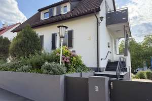 Einfamilienhaus zum Wohlfühlen – modernisiert und mit Garten