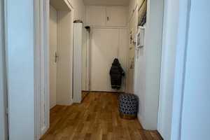 Mittendrin und trotzdem ruhig! Hübsche Stadtwohnung mit Balkon in der Düsseldorfer City – Karl-Anton-Straße xx, 40211 Düsseldorf – Vorschaubild 2