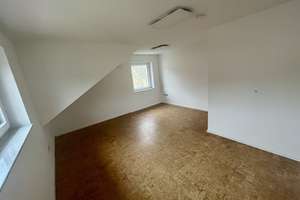 Vollständig renovierte 8-Zimmer-Wohnung (ca. 190 m²) in Zweifamilienhaus in Westhausen – Industriestraße 23, 73463 Westhausen – Vorschaubild 9