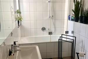 * STILVOLLE 2 1/2  ZIMMER ALTBAUWOHNUNG NÄHE LANDTAG & HAFEN** – Fürstenwall xx, 40219 Unterbilk, Düsseldorf – Vorschaubild 14