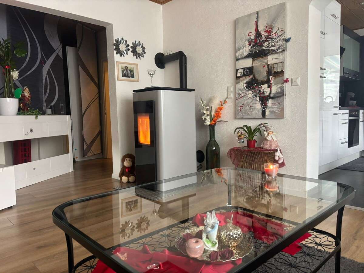 Immobilie in Winzer - Markt Winzer: Mod. Einfamilienhaus m. beheiztem Wintergarten u. kleinem Grundstück in ruhiger Lage! - Bild 4