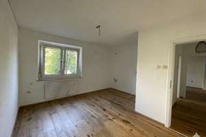 Neu renovierte 2 Zi- Wohnung mit Blick ins Grüne - ruhige Innenhoflage nahe Stobäusplatz, inklusive  – Die vollständige Adresse der Immobilie erhältst du vom Anbieter., 93055 Ostenviertel, Regensburg – Vorschaubild 2