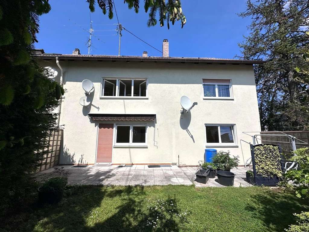 Immobilie in Königsbrunn - Drei Reihenhäuser mit Entwicklungsmöglichkeiten in Königsbrunn – wohnen, investieren, realisieren! - Bild 1