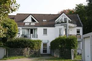 Wunderschöne 3-Zimmer-Dachgeschoss Whg im Düsseldorfer Norden in Grünlage sehr nah zum Rhein gelegen