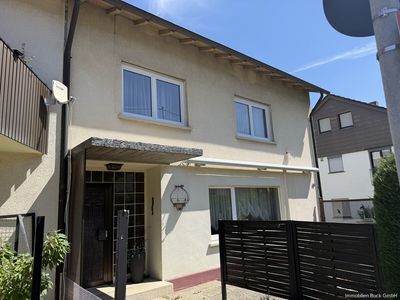 Doppelhaushälfte mit Garage und Terrasse