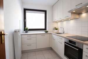 Eppendorf: Sonnige 2-Zimmer-Wohnung mit Süd-Balkon, TG-Stellplatz und Gartennutzung – Die vollständige Adresse der Immobilie erhältst du vom Anbieter., 20251 Eppendorf, Hamburg – Vorschaubild 4